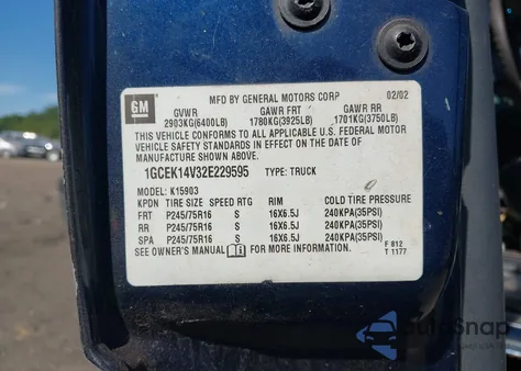 2002 Chevrolet Silverado 1500 z USA, uszkodzony, nr VIN 1GCEK14V32E229595